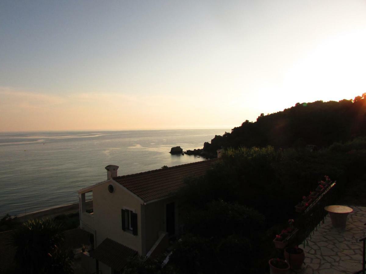 Kallopsia - Glifada Beach Menigos Resort By New Era エクステリア 写真